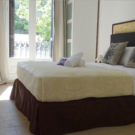 Hostal Balkonis Barcelona Luaran gambar
