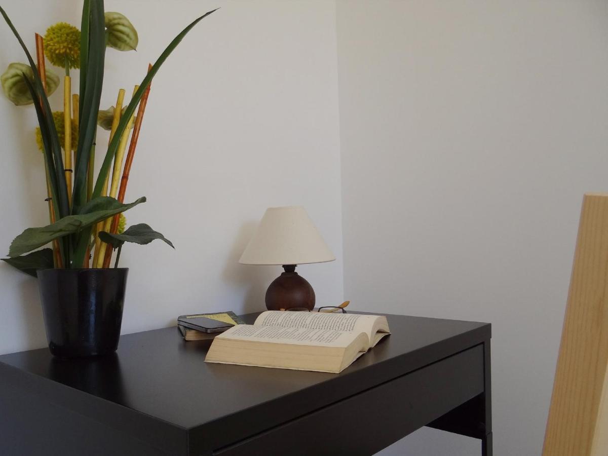 Hostal Balkonis Barcelona Luaran gambar