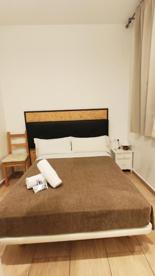 Hostal Balkonis Barcelona Luaran gambar