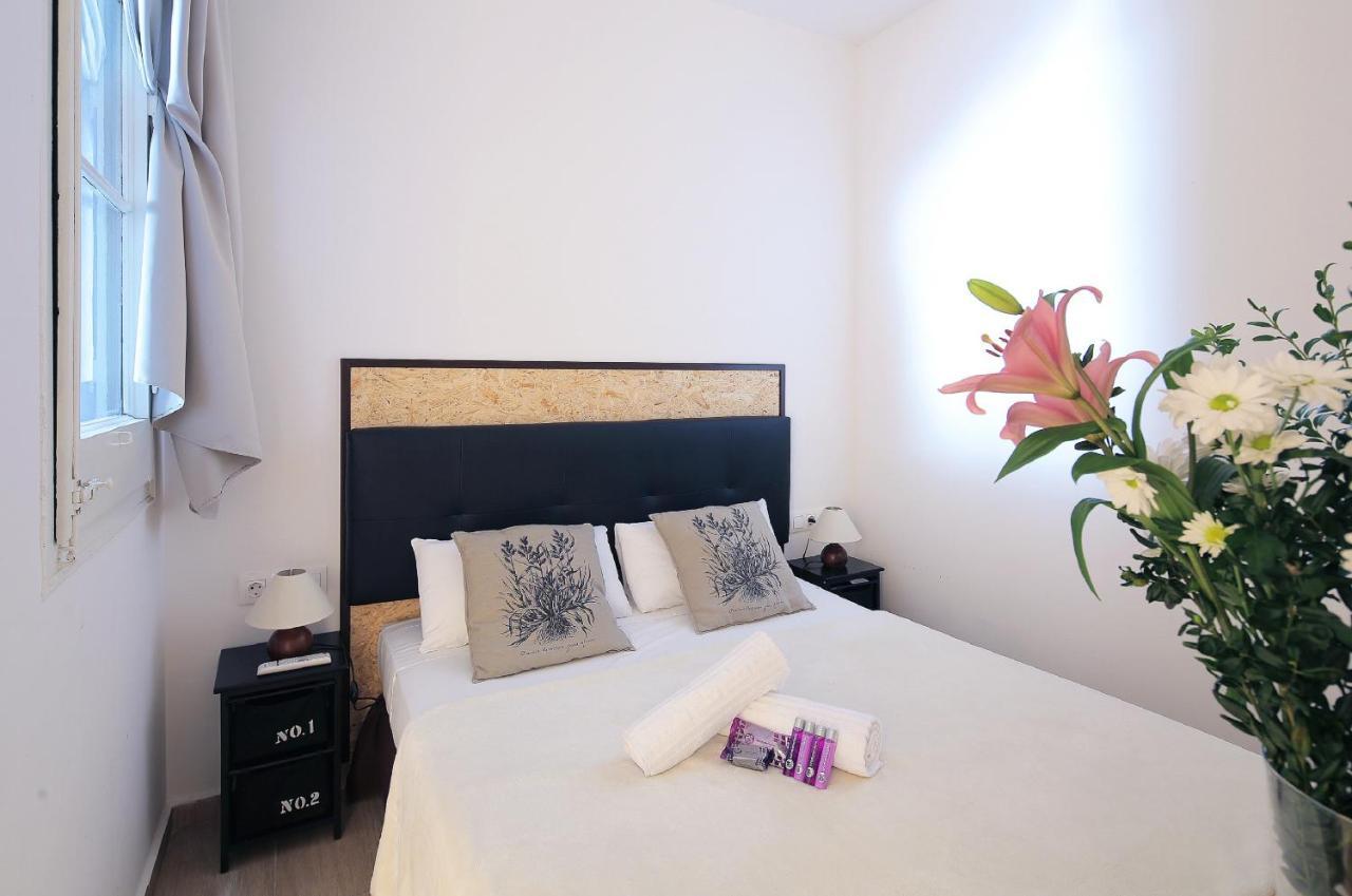 Hostal Balkonis Barcelona Luaran gambar