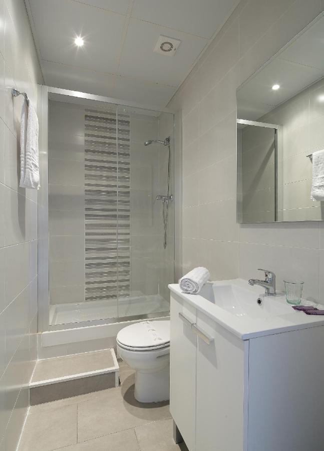 Hostal Balkonis Barcelona Luaran gambar