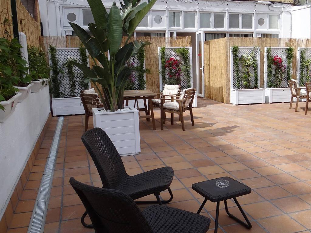 Hostal Balkonis Barcelona Luaran gambar