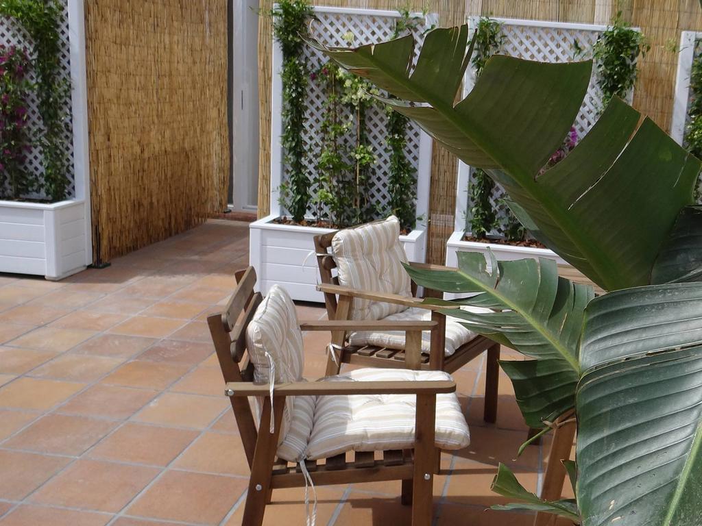 Hostal Balkonis Barcelona Luaran gambar