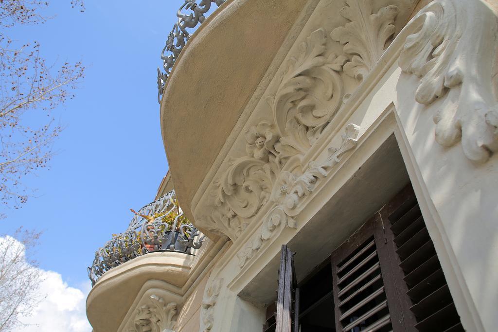 Hostal Balkonis Barcelona Luaran gambar