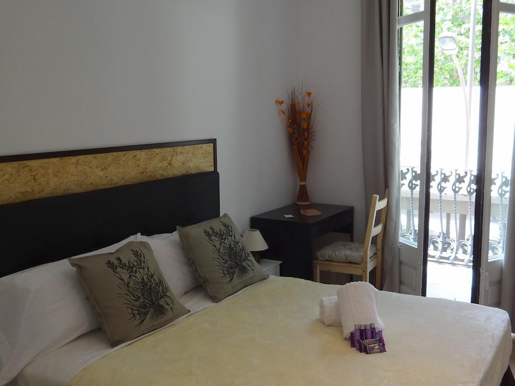Hostal Balkonis Barcelona Bilik gambar