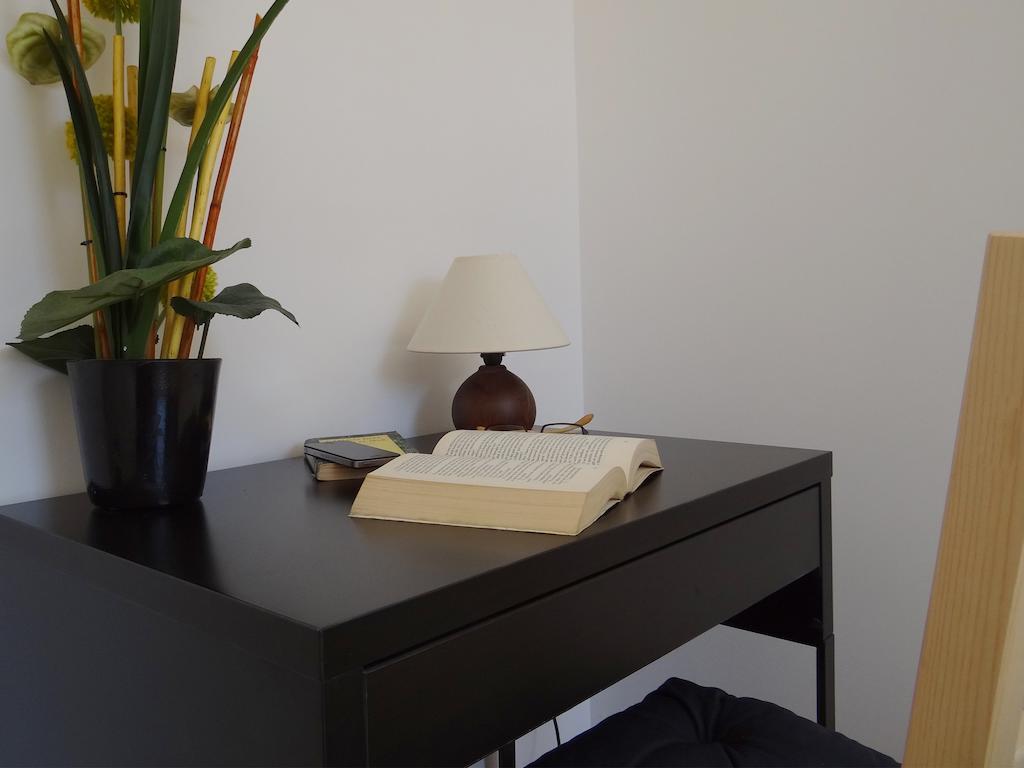 Hostal Balkonis Barcelona Luaran gambar