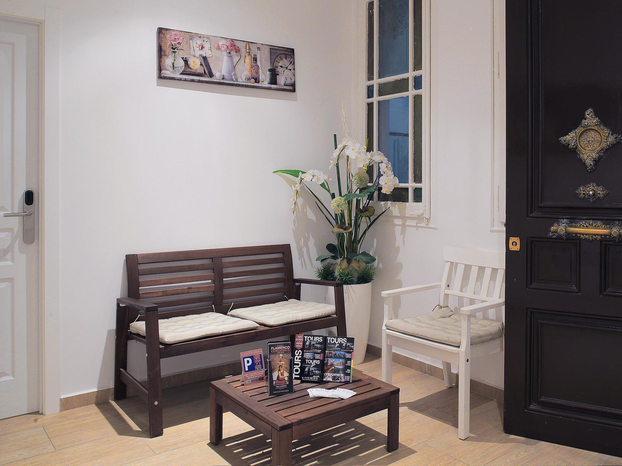 Hostal Balkonis Barcelona Luaran gambar